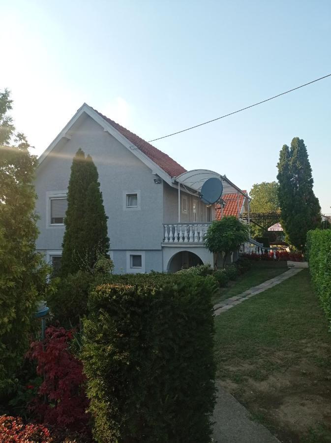 Green Garden Apartment Ledine Exterior photo